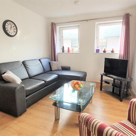Modern One Bedroom Apt - City Centre & Freeparking Glasgow Luaran gambar